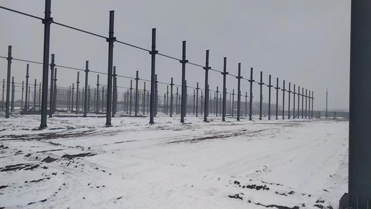 衡水鋼結構,衡水鋼結構廠,衡水鋼結構廠房,衡水鋼結構廠家，衡水廠房車間加工，衡水鋼結構--金鼎鋼構廠雪景工地