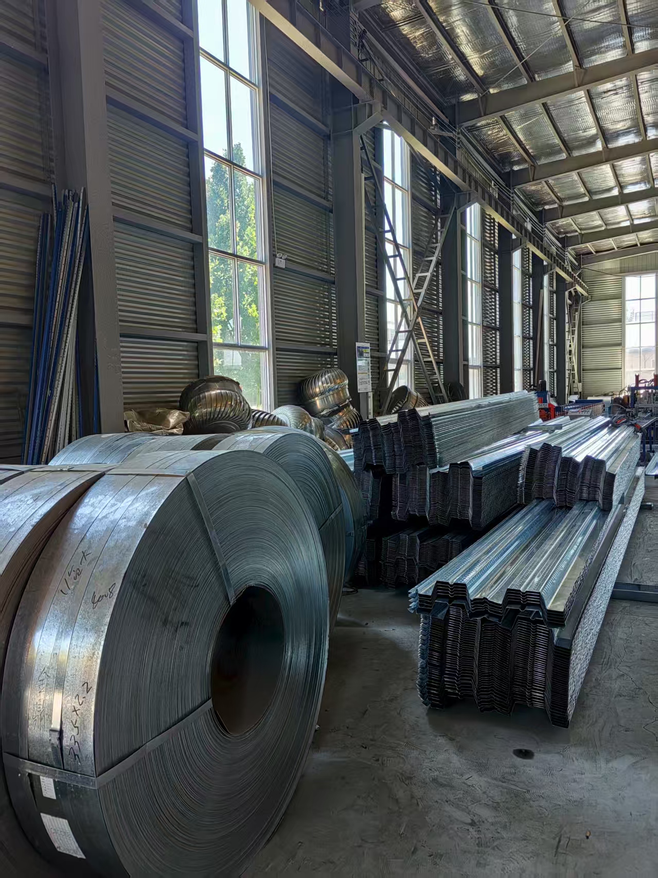 樓承板、墻檁條、熱鍍鋅方管、衡水鋼構(gòu)加工、方管加工、鋼構(gòu)加工、金鼎鋼構(gòu)13131801767